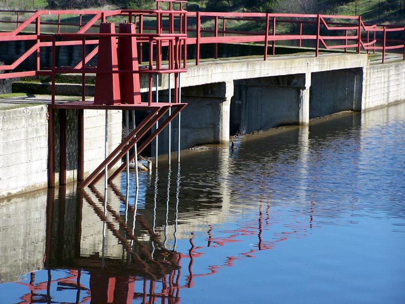 Adjudicación del servicio de agua potable.