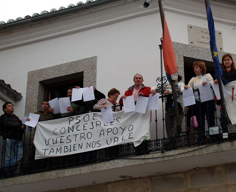 COMUNICADO DE LOS AFECTADOS POR LA U. E. Nº 4 - (EDICIÓN AMPLIADA)-