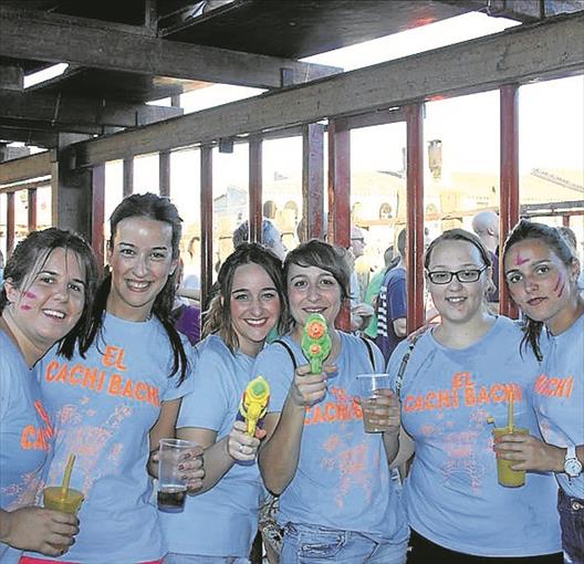 Las peñas locales son las auténticas protagonistas