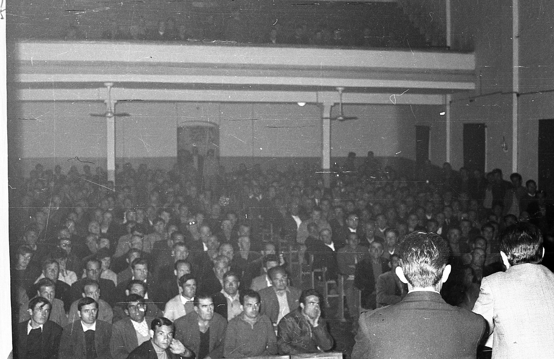 Artículo sobre el Cine Colón a partir de fotos de Wifredo López Vecino