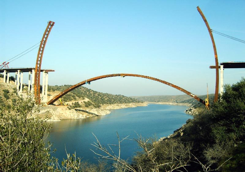 Adif comienza las obras del viaducto para el AVE sobre el río Almonte en la provincia de Cáceres