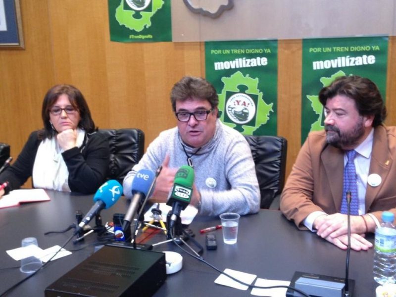 La patronal extremeña y los sindicatos insta al ministro de Fomento a poner plazos a la obra del AVE